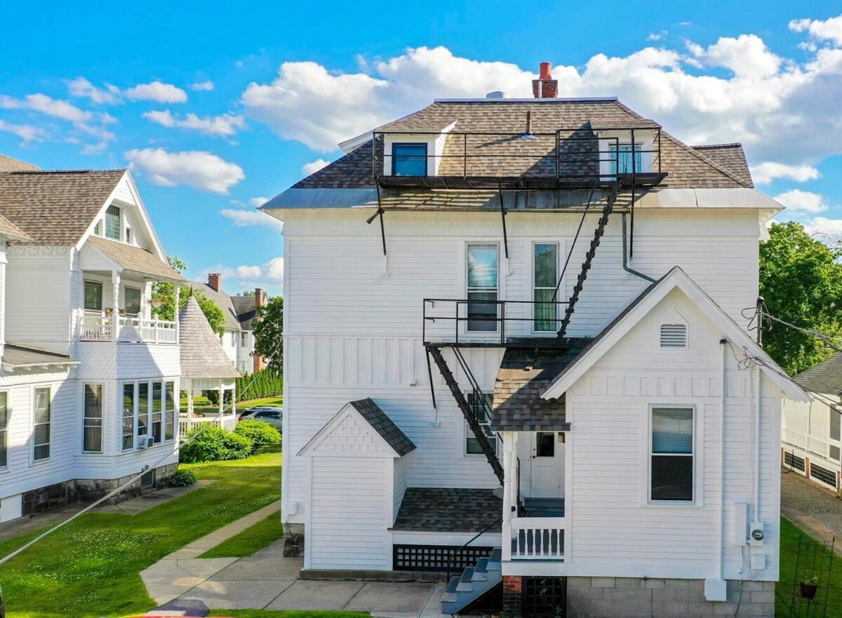 Stained Glass Retreat By Saratoga Stays Saratoga Springs Exterior photo